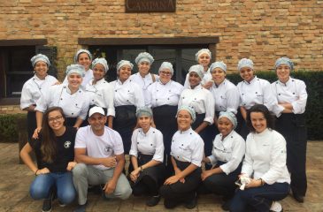 Mãos na massa: Alunas do Técnico em Cozinha realizam oficinas na Pizzaria Campana